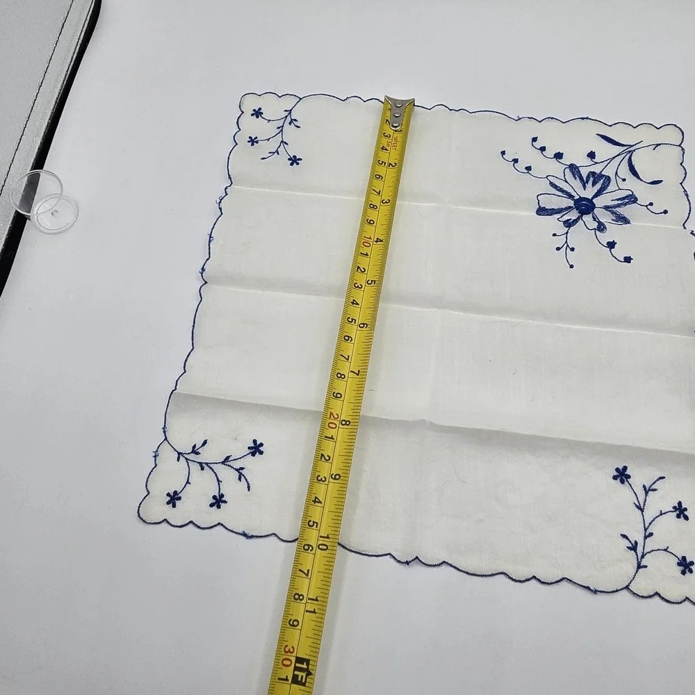 Vintage FLOWERS Ladies Handkerchief Hanky Floral‎ Blue White